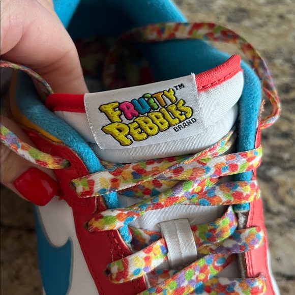 Nike Dunk Low QS
LeBron James Fruity Pebbles - Picture 5 of 5